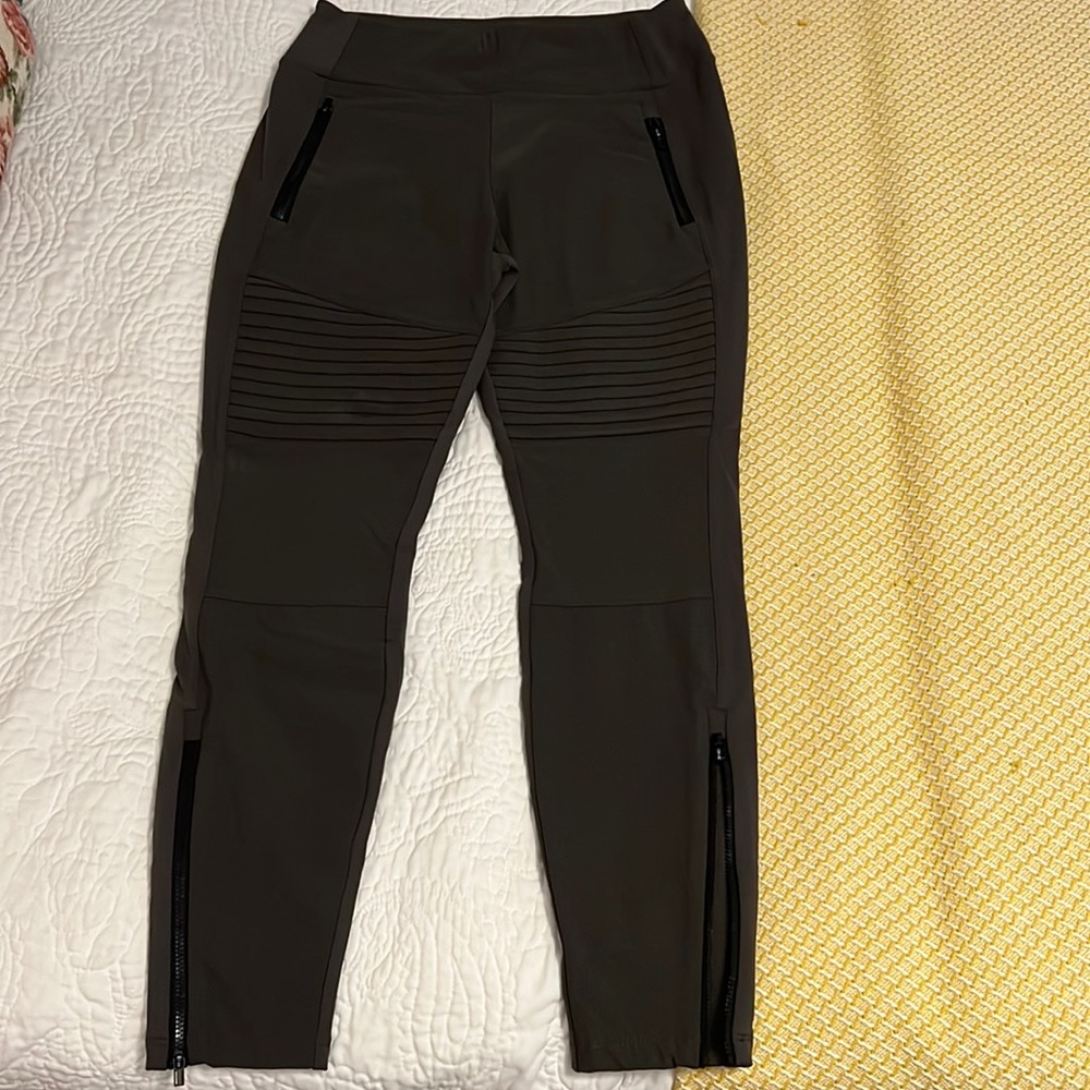 Gently used - Womens Athleta Hybrid Moto Tight Leggings